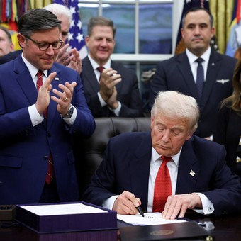 Finalizó el cierre gubernamental más largo de EE.UU. Trump firmó el proyecto de ley de financiamiento que pone fin a un récord de cierre de gobierno.