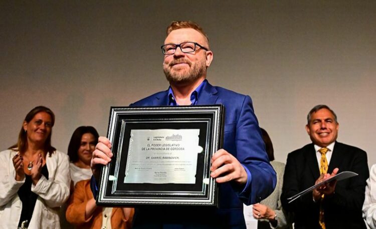 Córdoba reconoció al científico Gabriel Rabinovich El científico Gabriel Rabinovich fue distinguido por la Legislatura.