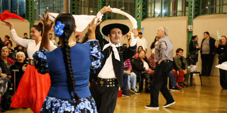 Nueva edición de la noche de los CPC con actividades por la semana de la tradición Habrá música en vivo, presentación de academias locales y kermeses, entre otras actividades recreativas.