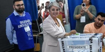 Jara se impuso sobre Kast y habrá segunda vuelta en Chile Jara se impuso sobre Kast y habrá segunda vuelta en Chile