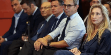 Karina Milei reunió a los diputados violetas y confirmó a Bornoroni como jefe del bloque Karina Milei reunió a los diputados violetas y confirmó a Bornoroni como jefe del bloque