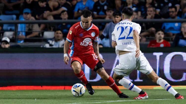 La falta de puntería le costó caro: Belgrano igualó 0-0 ante Tigre en Alberdi El "Chino" Zelarayán fue la principal arma en el ataque Pirata.