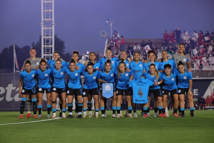 El plantel femenino de Belgrano.