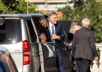 El Gobierno suma diálogo con Llaryora y Orrego y avanza hacia una cumbre federal con Milei