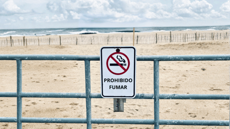 Mar del Plata aplicará multas por fumar en playas desde 2026