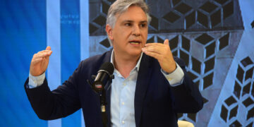 Mercado Libre se reconcilia con Llaryora Martín Llaryora.