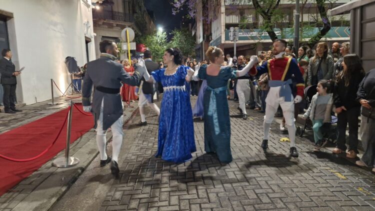 Miles de personas disfrutaron la Noche de los Museos 2025 con arte, música y ciencia Miles de personas disfrutaron la Noche de los Museos 2025 con arte, música y ciencia