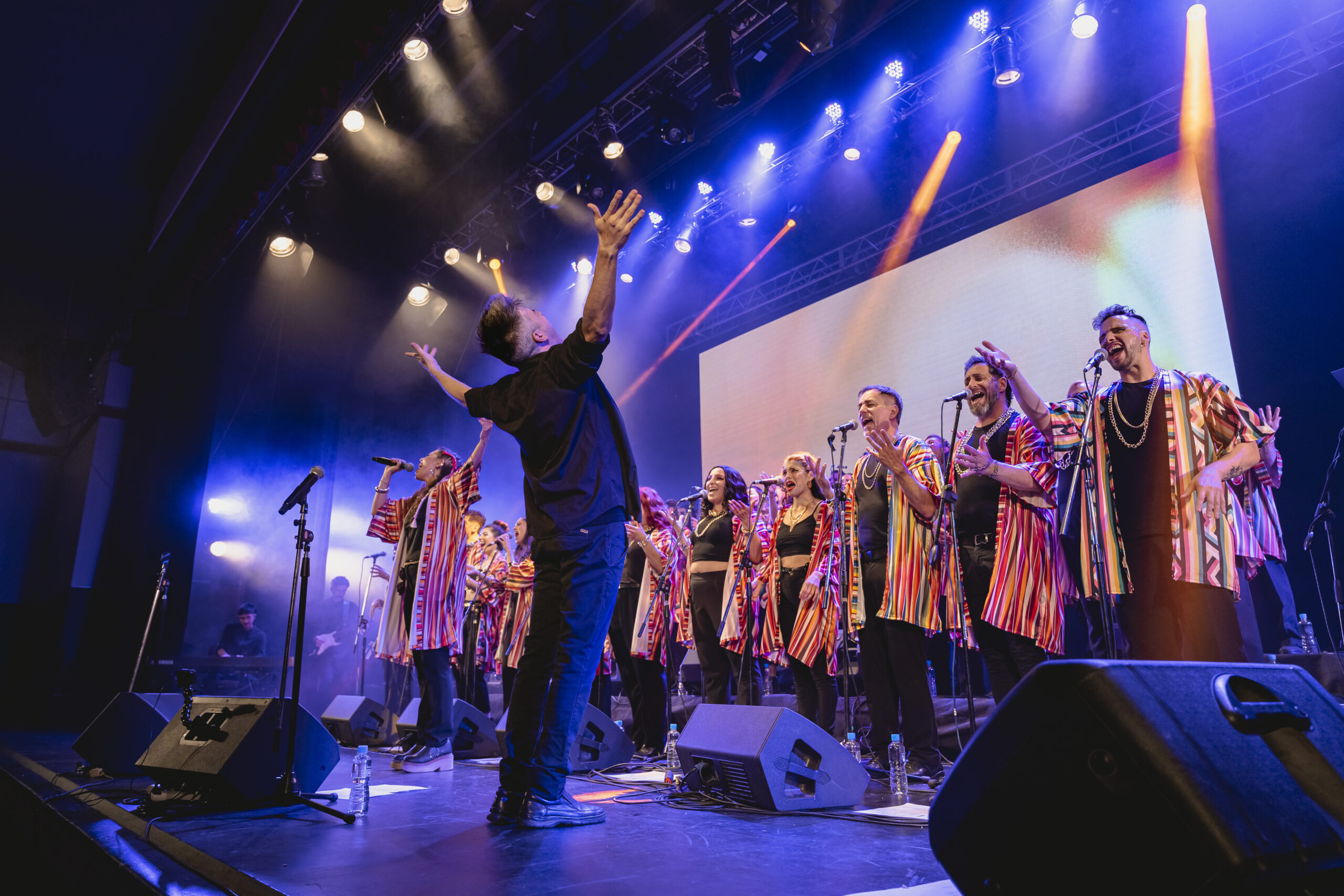 El Misty Soul Choir invita a un recorrido cromático con su estreno “Colors” El Misty Soul Choir invita a un recorrido cromático con su estreno “Colors”