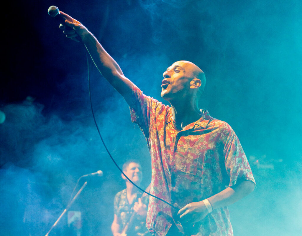 Salgo volando por La Cañada: una charla con Pablo Romero, vocalista de “Árbol” Salgo volando por La Cañada: una charla con Pablo Romero, vocalista de “Árbol”