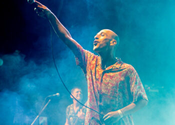 Salgo volando por La Cañada: una charla con Pablo Romero, vocalista de “Árbol”