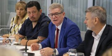 El secretario Sergio Lorenzatti y el equipo de la Secretaría de Administración Pública y Capital Humano municipal se reunieron con concejales de los distintos bloques.