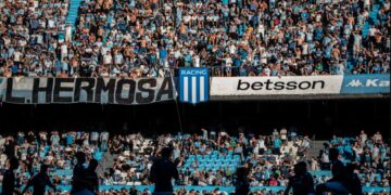 Racing vence a River en el Cilindro Racing vence a River en el Cilindro