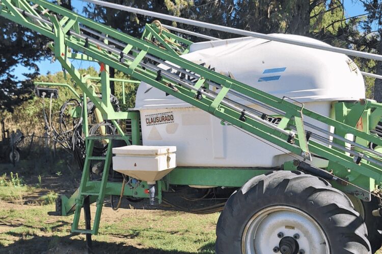 Se clausuraron preventivamente dos máquinas de aplicación de productos fitosanitarios por carecer de habilitación.
