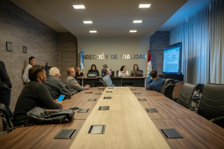 Según informaron desde la Provincia de Córdoba, la obra está pensada para mejorar la seguridad vial en la localidad, ya que evitará el ingreso de vehículos de gran porte en la zona urbana.