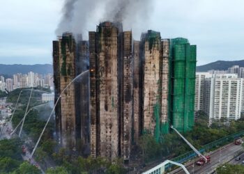 Sube a 83 la cifra de muertos por el incendio de Hong Kong