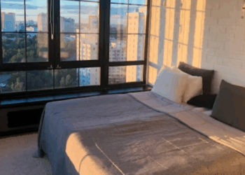 Viaja de forma inteligente consejos para conseguir la mejor oferta de hotel. Imagen: Habitación de hotel.