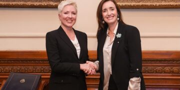 Villarruel respondió a las críticas por su relación con Milei Victoria Villarruel junto a Shea Bradley Farrell, titular del Instituto estadounidense Counterpoin.