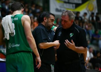 Atenas cerró el ciclo de Gustavo Peirone tras tres temporadas al frente del equipo