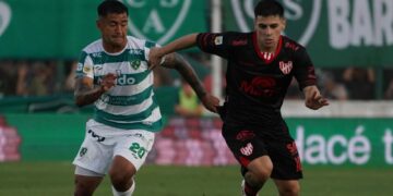Instituto perdió con Sarmiento y se quedó sin posibilidad de entrar a los Playoffs. Instituto perdió con Sarmiento y se quedó sin posibilidad de entrar a los Playoffs.