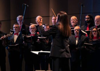 El coro de la Facultad de Exactas celebra con un show que cruza el rock y la narrativa
