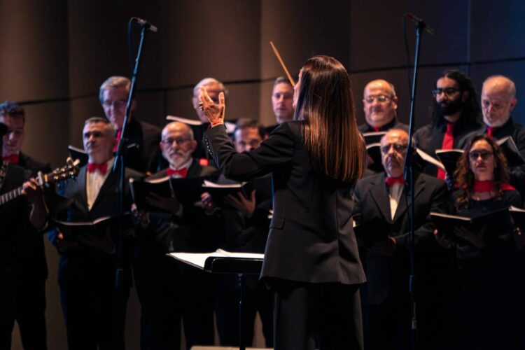 El coro de la Facultad de Exactas celebra con un show que cruza el rock y la narrativa Nacido en 1965, el Coro de la Facultad continúa promoviendo el canto colectivo como una experiencia artística y humana.