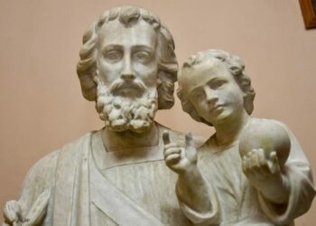 Trasladan la histórica escultura de San José del Buen Pastor a la parroquia de Alto Alberdi