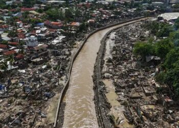 Ya son más de 80 muertos por el tifón Kalmaegi