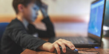 El debate sobre seguridad digital tras el bloqueo de plataformas en escuelas El debate sobre seguridad digital tras el bloqueo de plataformas en escuelas