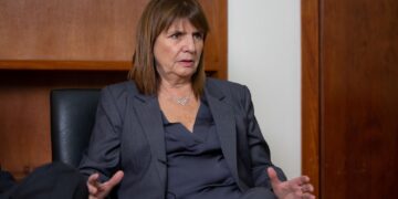 Bullrich sobre Villarruel: “Ella se coloca como presidente del Senado, pero sin tomar partido por el Gobierno” Bullrich sobre Villarruel: “Ella se coloca como presidente del Senado, pero sin tomar partido por el Gobierno”