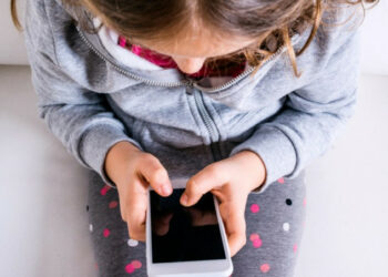 Un llamado a proteger la infancia en el mundo digital