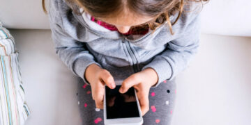 Un llamado a proteger la infancia en el mundo digital