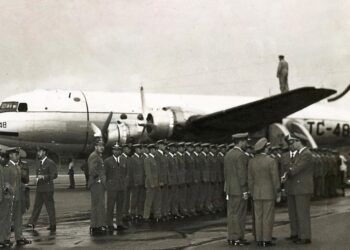 Douglas C-54 matrícula TC-48.