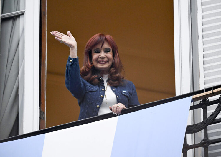 Cristina Fernández de Kirchner fue trasladada hoy al Sanatorio Otamendi para una evaluación médica más exhaustiva, tras presentar una dolencia abdominal