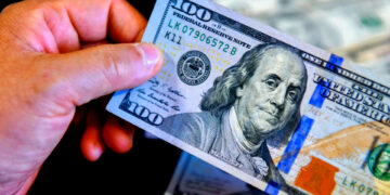 El dólar abre sin cambios en el Banco Nación en una semana corta