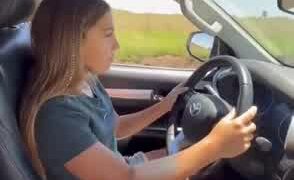 Polémica por la hija de 12 años de El Polaco manejando: Seguridad Vial pidió inhabilitación