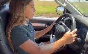 Polémica por la hija de 12 años de El Polaco manejando: Seguridad Vial pidió inhabilitación