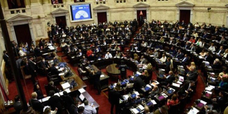 El debate por el Presupuesto reavivó la polémica sobre las leyes de Discapacidad y financiamiento universitario, cuyo impacto fiscal, según informes del Congreso, representa una porción acotada del PBI frente a otras resignaciones de recursos avaladas por el Gobierno.