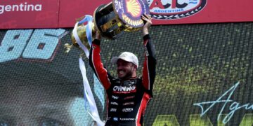 Agustín Canapino se consagró campeón del TC Pick Up y logró la triple corona Agustín Canapino se consagró campeón del TC Pick Up y logró la triple corona