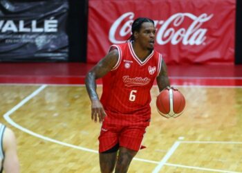 Ahmed Hill no seguirá en Instituto y ya buscan reemplazo