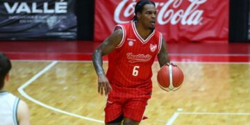 Ahmed Hill no seguirá en Instituto y ya buscan reemplazo