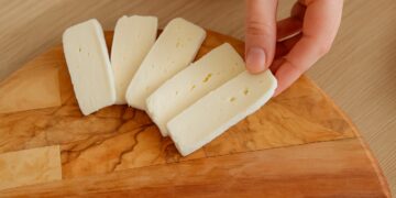 Alerta sanitaria por presencia de bacterias en queso de primera marca Alerta sanitaria por presencia de bacterias en queso de primera marca