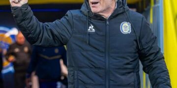 Ariel Holan dejó de ser el entrenador de Rosario Central