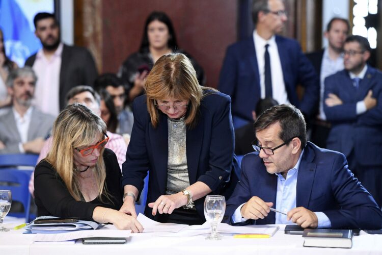 El Senado sacará el dictamen de la Reforma Laboral, pero el debate en el recinto pasa a febrero Patricia Bullrich, presidenta de la Comisión de Trabajo y Previsión Social.