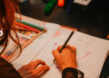 Dibujam y una colecta solidaria de juguetes para apoyar al merendero Los bajitos Olla