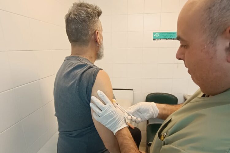 De esta manera, la estrategia avanza sobre personas de 15 a 59 años, en los 13 departamentos priorizados.