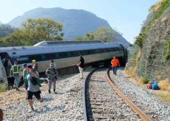 Descarriló el Tren Interoceánico en Oaxaca y al menos 13 personas murieron