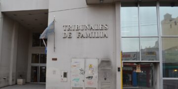 Dispararon con un aire comprimido al edificio de Tribunal de Familia Dispararon con un aire comprimido al edificio de Tribunal de Familia