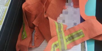 La Policía secuestró los chalecos que llevaban los detenidos.