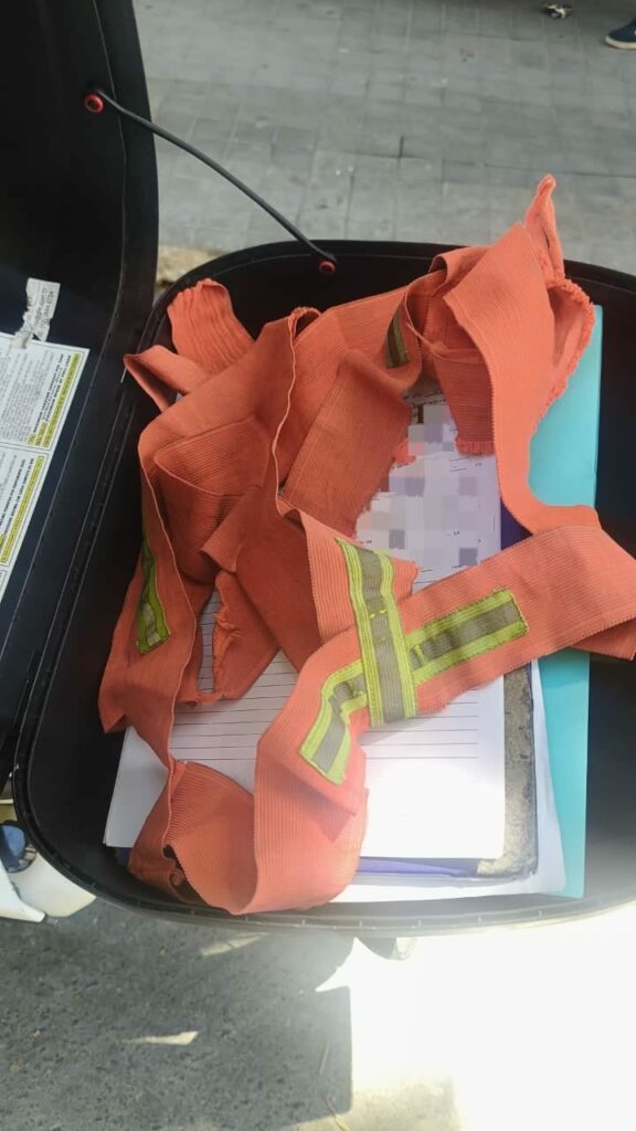 La Policía secuestró los chalecos que llevaban los detenidos.