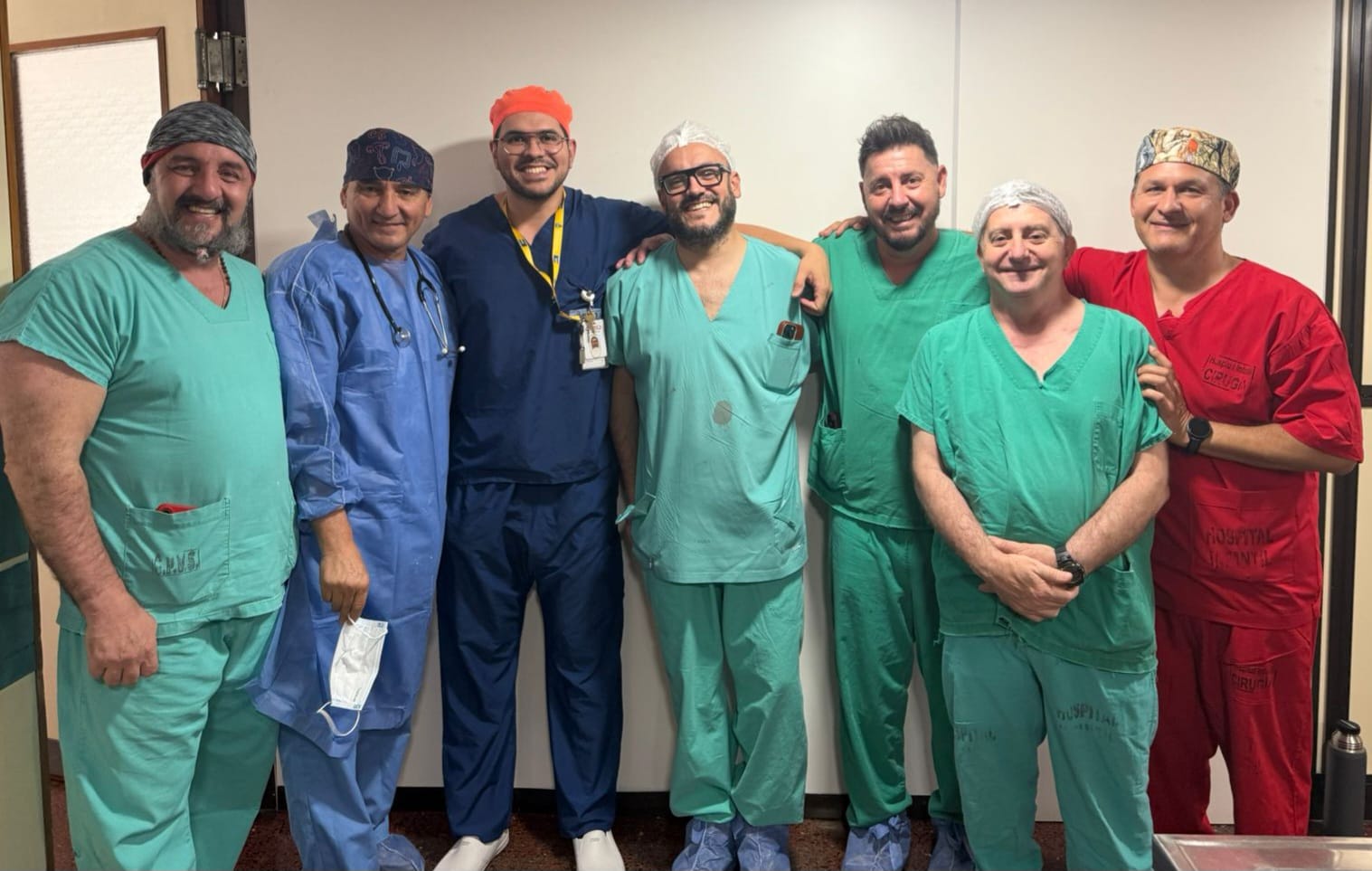 Realizan la primera cirugía mínimamente invasiva para corregir pectus excavatum